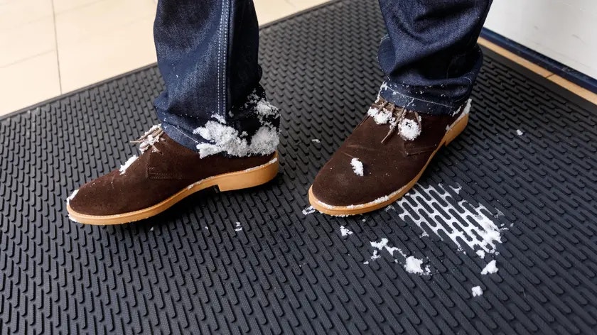 Gumijas paklājs vējtverim