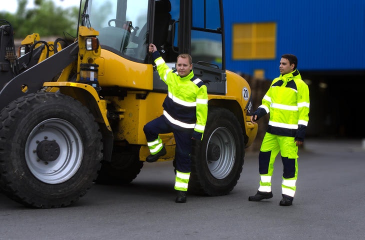 Lumi kolekcijas apģērbs