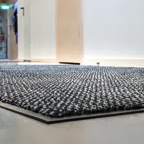 Mikroneilona paklājs