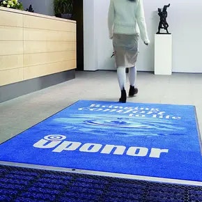 Paklājs ar logotipu